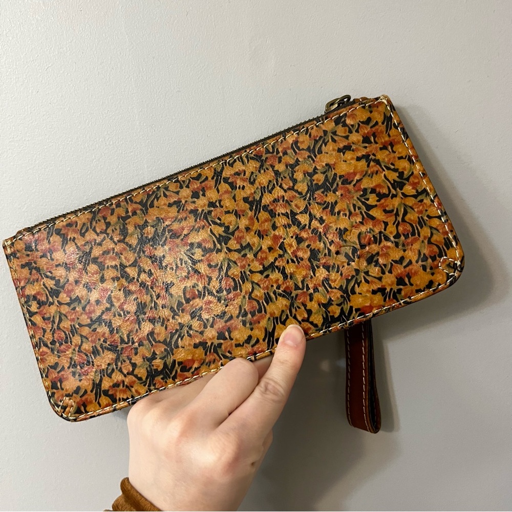 Patricia Nash Mini Bloom wristlet